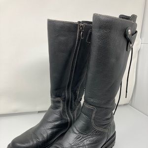 Women’s Harley Davidson black leather boots.